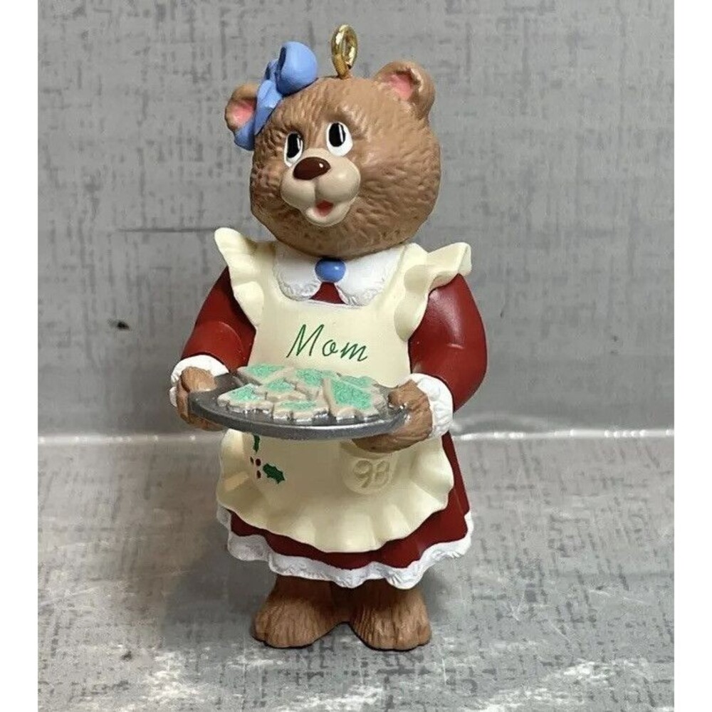 MOM Bear with Cookies Mothers Gift Christmas Ornament 1998 Hallmark Keepsake
